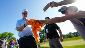 NFL great Peyton Manning to be given Ambassador of Golf award