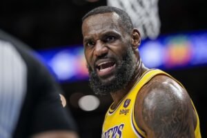 NBA Analyst Believes LeBron Sending Message To Lakers Execs