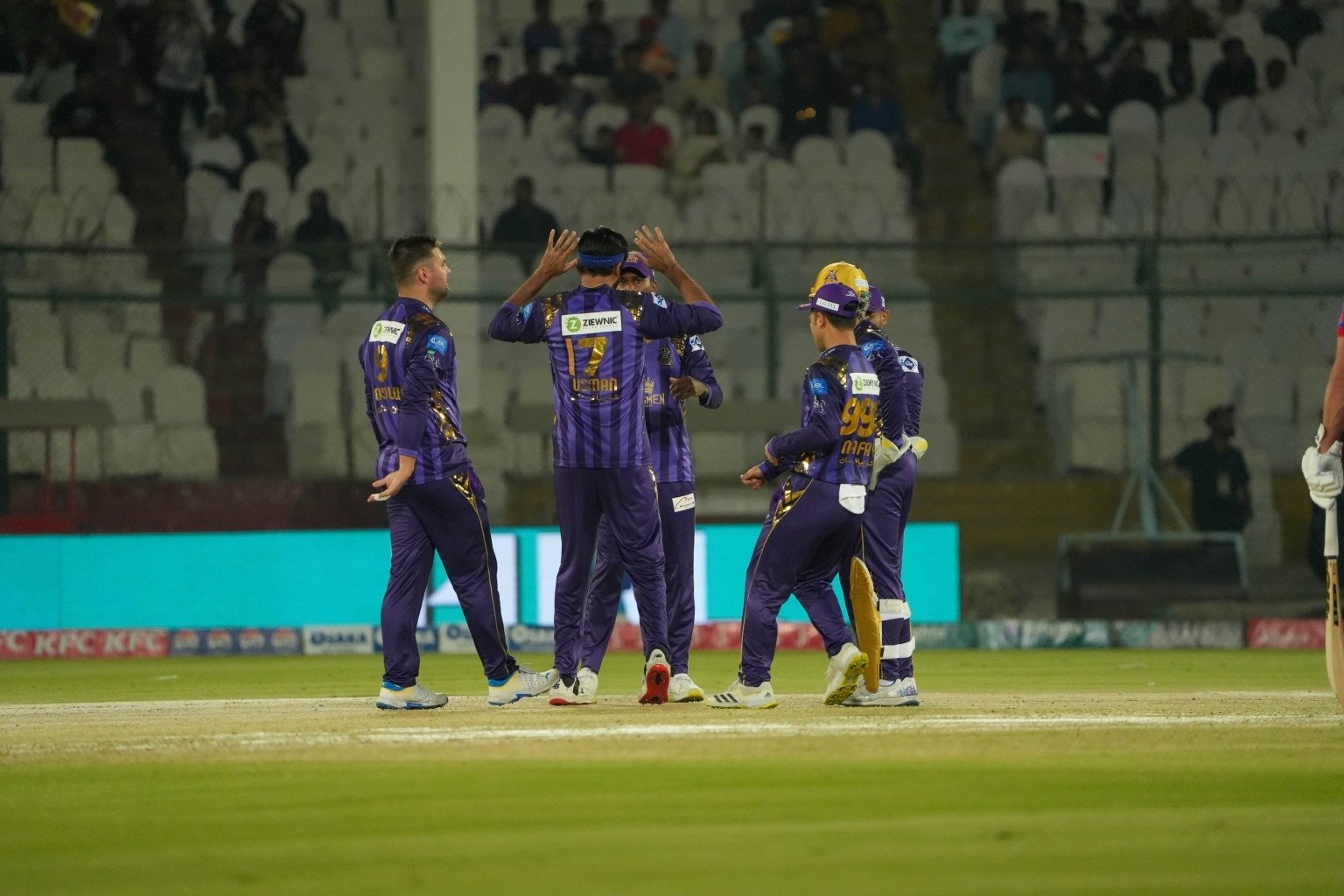 Sherfane Rutherford’s quickfire fifty hands Quetta Gladiators victory over Karachi Kings in last-ball thriller